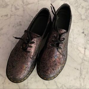DOC MARTENS gunmetal iridescent crackle oxfords 8